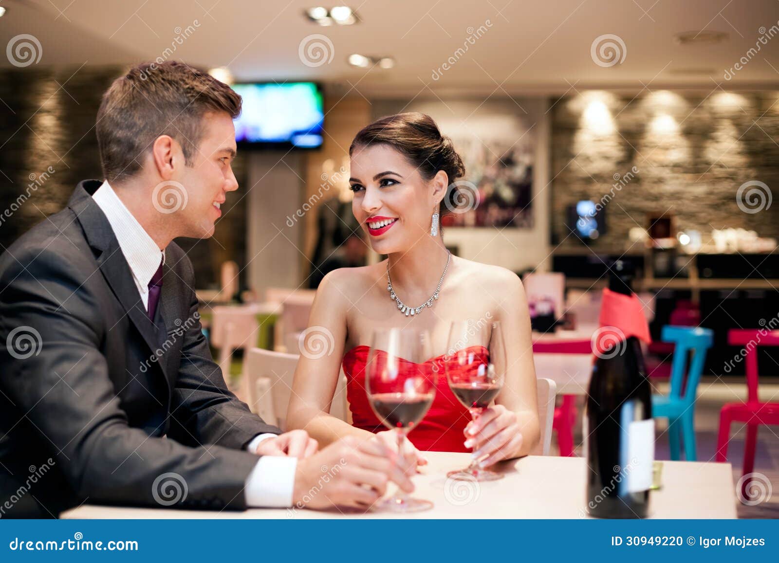 Sendberly Testimonial: A Modern Platform for Online Interaction and Dating